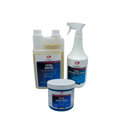 Pflege-Set für Pferde bestehend aus TOTAL Biotin, TOTAL Coat and Tail Spray und TOTAL Hoof Balm vor weißem Hintergrund.